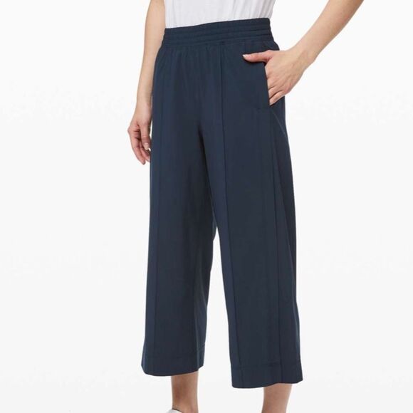 Lululemon Wanderer Culotte True Navy 12 - Picture 8 of 10